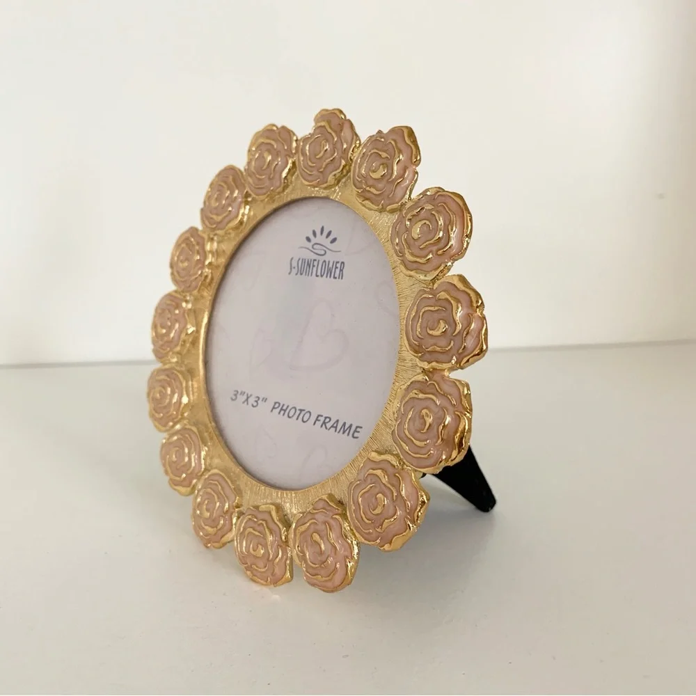 NWOT Vintage gold enamel rose photo frame
